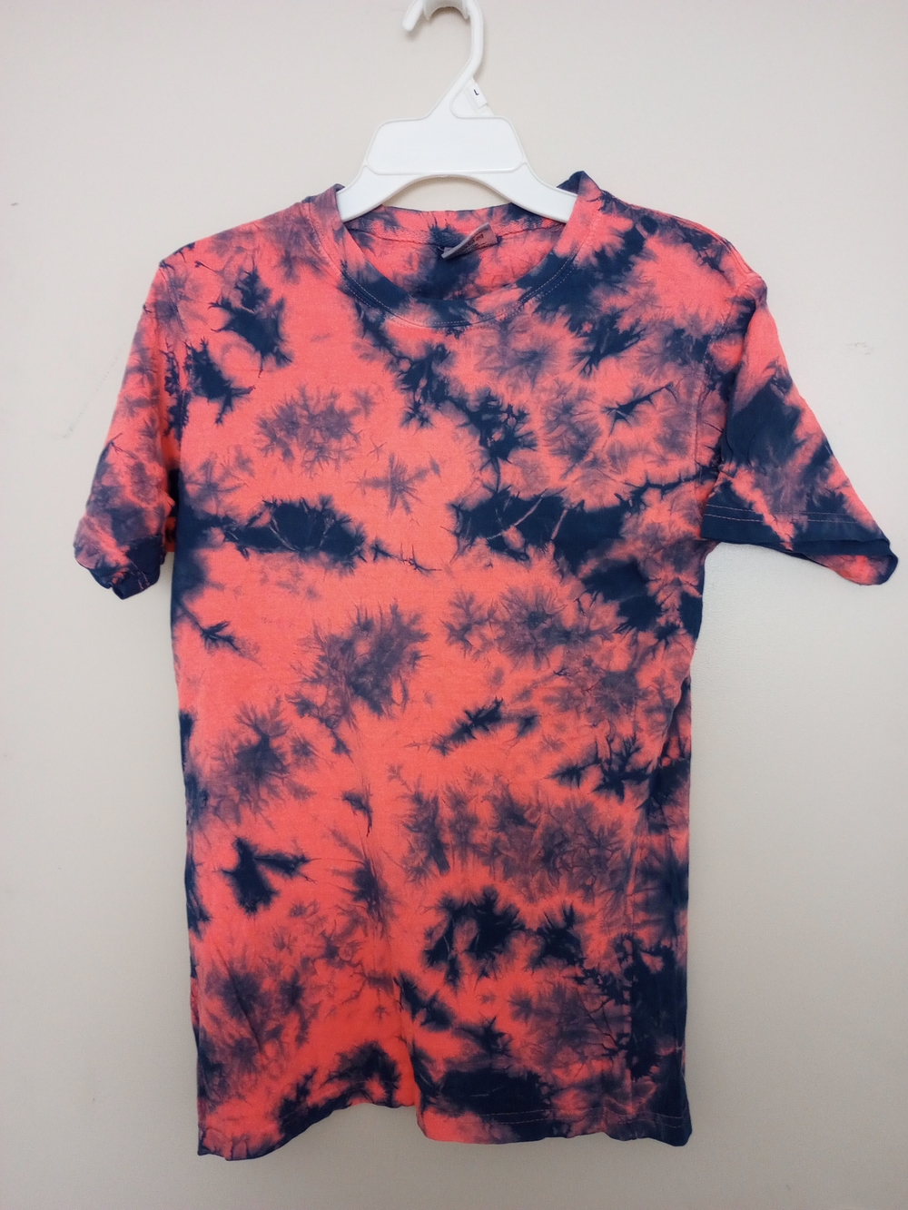 Women’s Short Sleeve Tie-Dye Tee - Coral & Navy